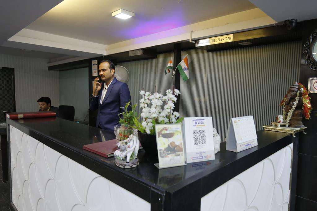 Hotel Delhi Pride, Karol Bagh Exterior foto